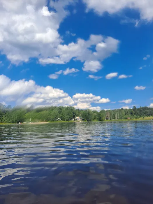 Charlies Lakeside Colony Picture 1