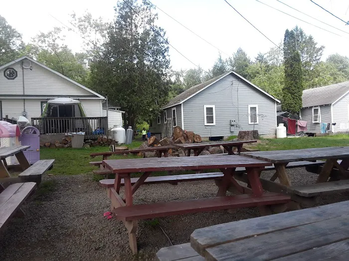 Charlies Lakeside Colony Picture 5