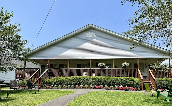 Beverly Hills Bungalow Corporation Picture 2