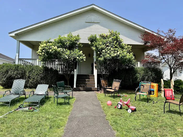 Beverly Hills Bungalow Corporation Picture 6