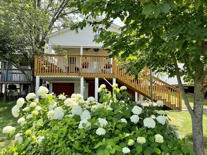 Beverly Hills Bungalow Corporation Picture 7