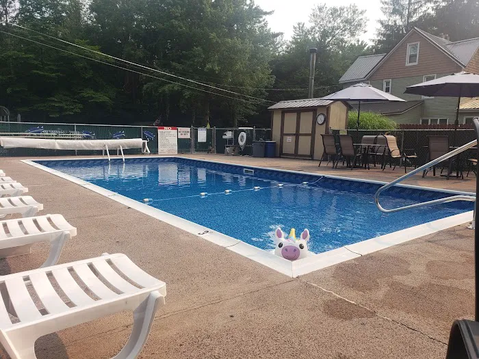 Hemlock Campground & Cottages Picture 2