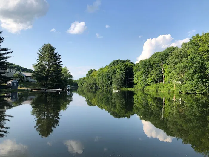 Mirror Lake Retreat Picture 5
