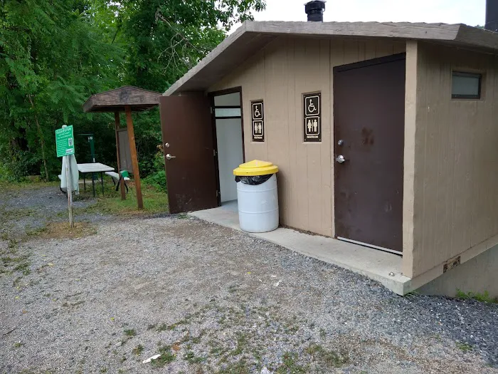 Riverview Park Campground Picture 10