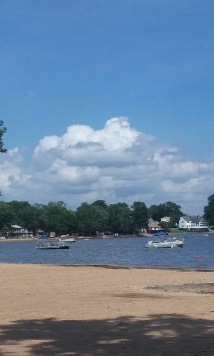 Holloway Beach Picture 9