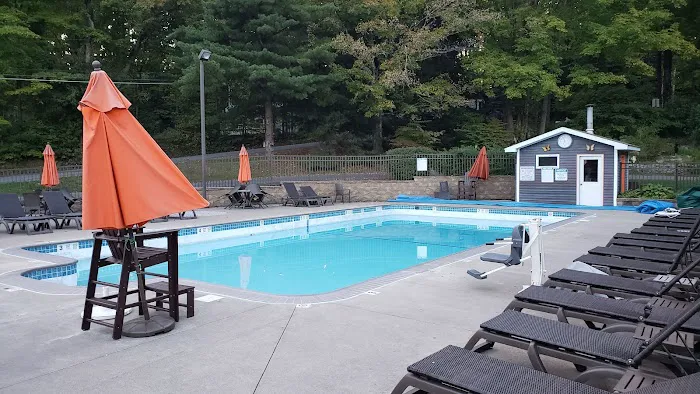 Keen Lake Camping Cottage Resort Picture 2