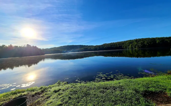 Keen Lake Camping Cottage Resort Picture 6