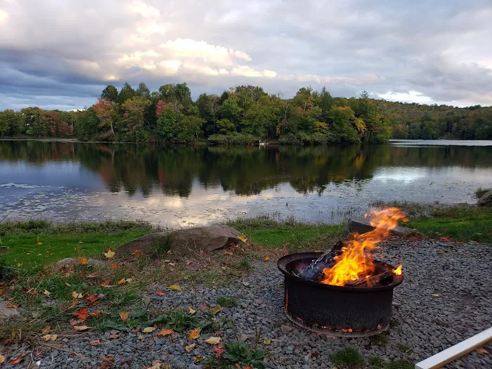 Keen Lake Camping Cottage Resort Picture 3