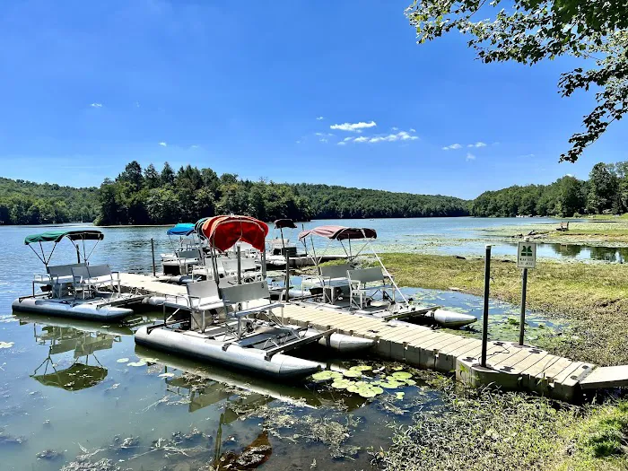 Keen Lake Camping Cottage Resort Picture 4