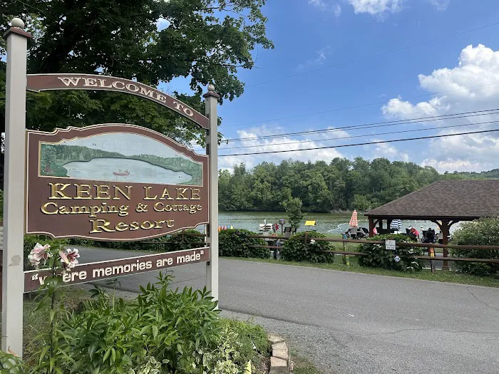 Keen Lake Camping Cottage Resort Picture 8