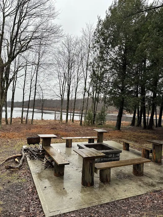 Hemlock Point Lodge Picture 1