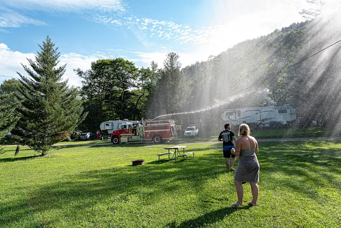 Peaceful Valley Campsite Picture 3
