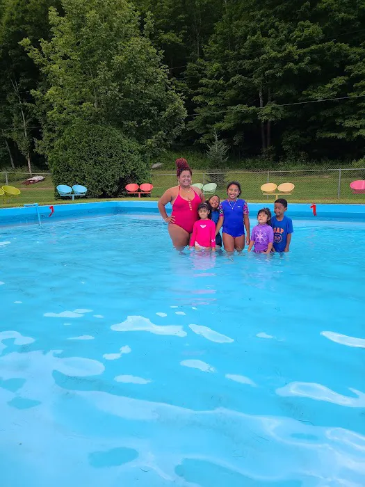 Peaceful Valley Campsite Picture 4