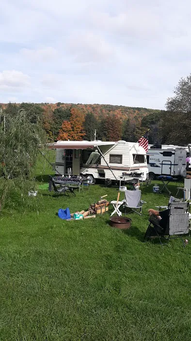 Crazy Acres Campground at Beaver Spring Lake Picture 4