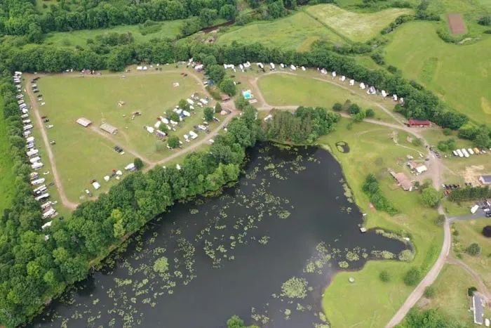 Crazy Acres Campground at Beaver Spring Lake Picture 5