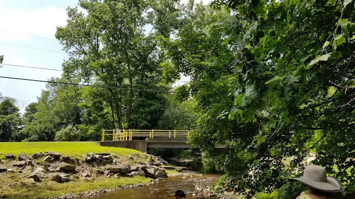 Lone Oak Campsites Picture 8