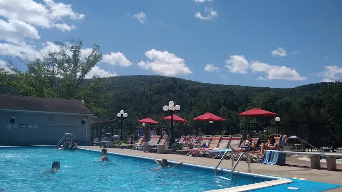 Lone Oak Campsites Picture 3