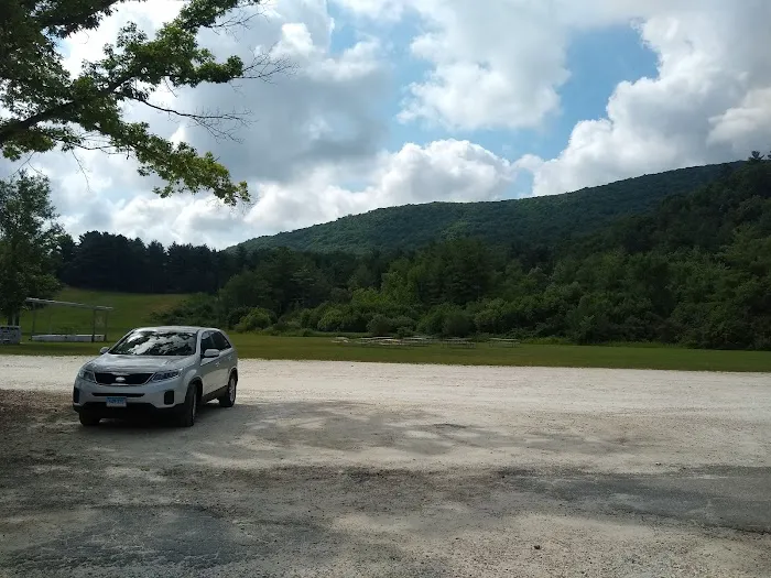 Lone Oak Campsites Picture 4