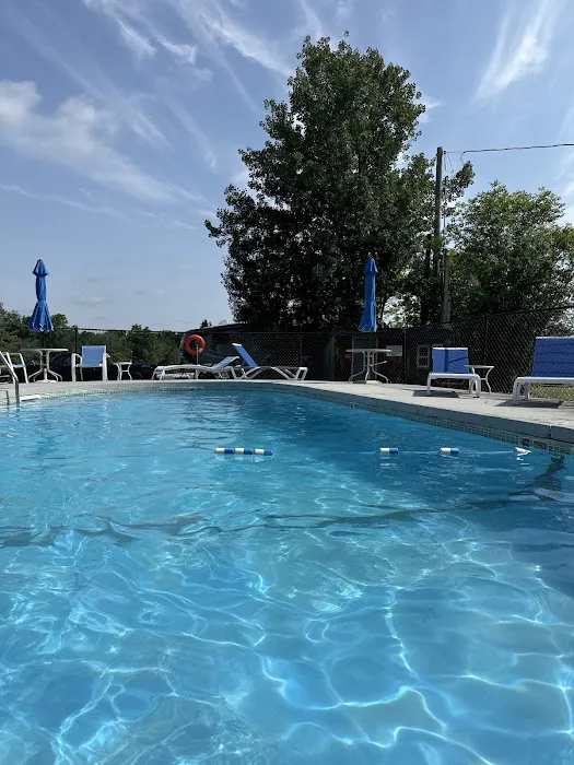 Hide-A-Way Campsites Picture 4