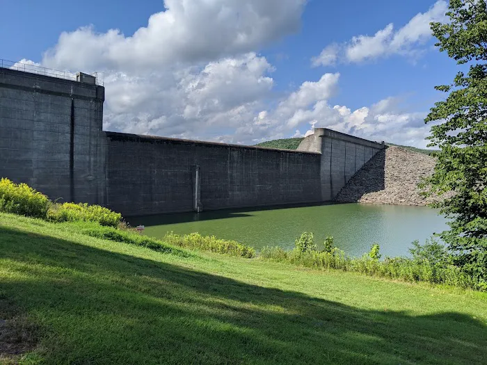 East Sidney Lake Campground Picture 4