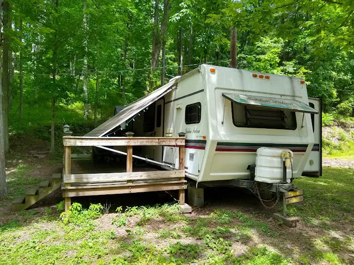 Red Ridge Lake Campgrounds Picture 4