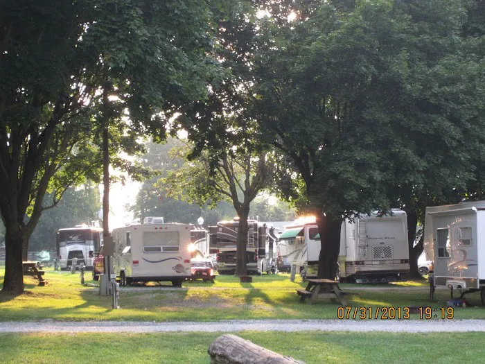 Roamers Retreat Campground Picture 9