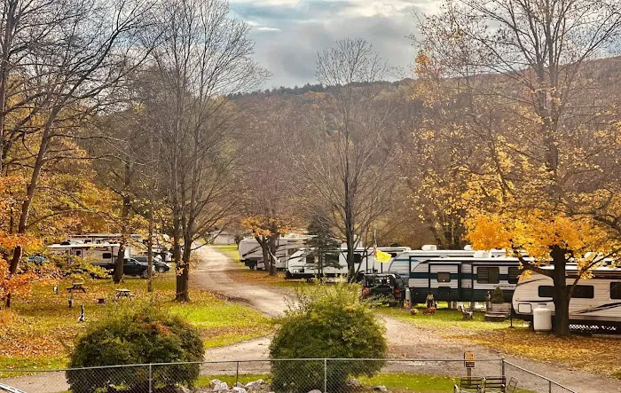 Rustic Creek Family Campground Picture 6