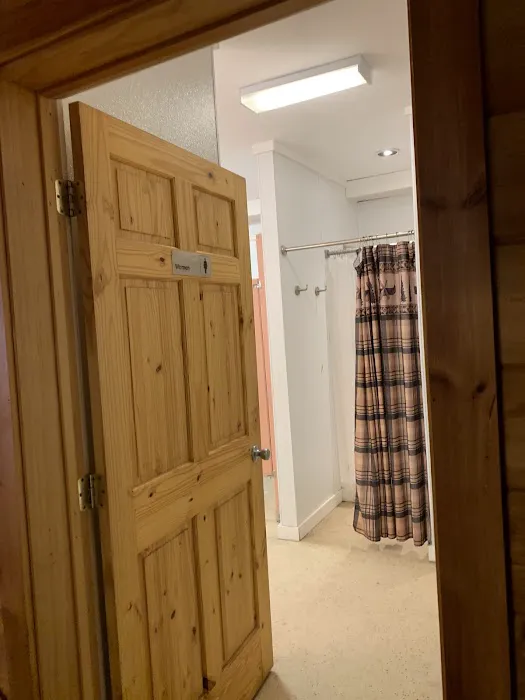 Lion’s Cabin Picture 4