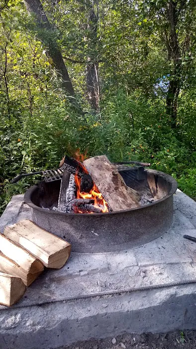 Thompson's Lake Campground Picture 6