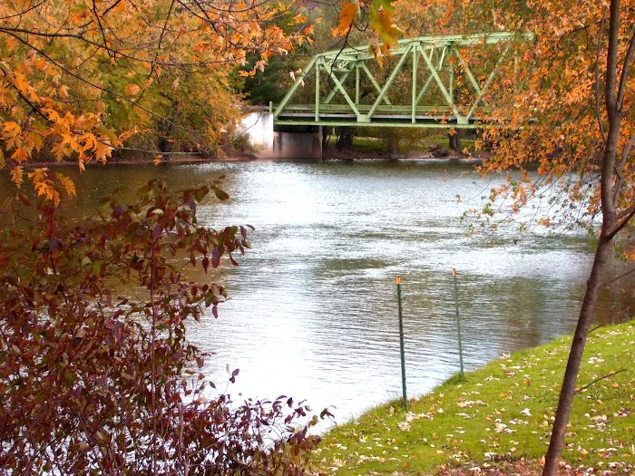 Tall Pines Campground & River Adventures Picture 4