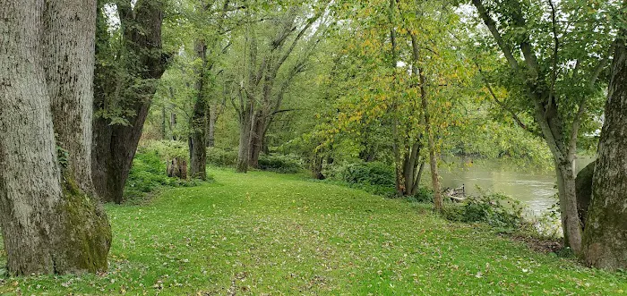 Riverside RV Campground Picture 8