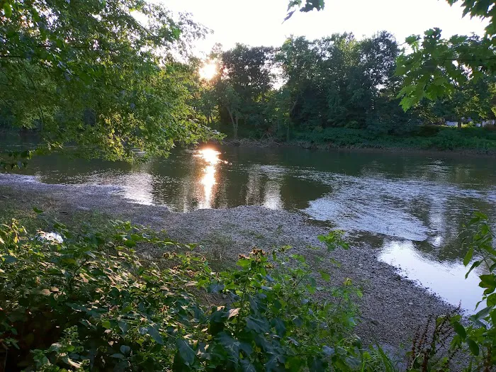 Riverside RV Campground Picture 5