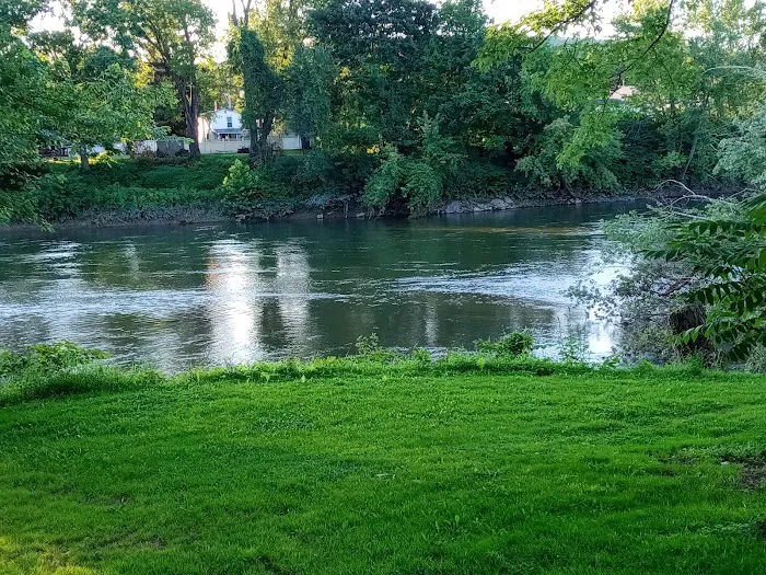 Riverside RV Campground Picture 6