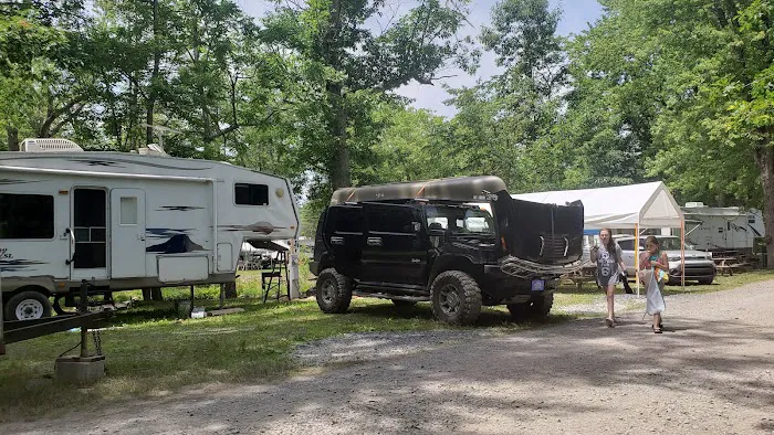 Ideal Park Campground Picture 10