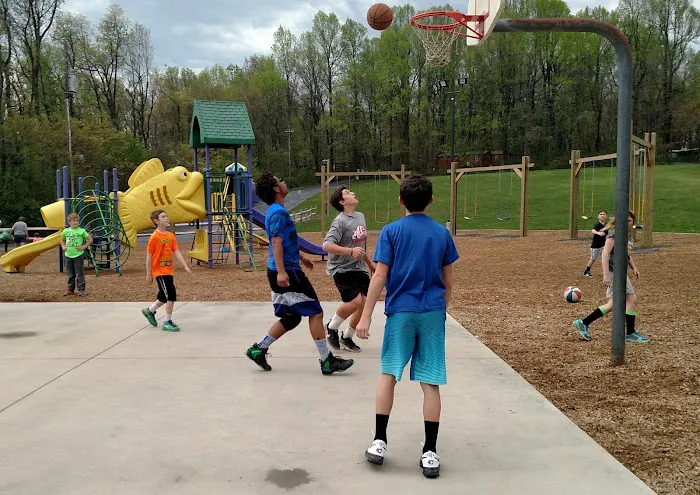 Adventure Bound Camping Resorts - Eagles Peak Picture 4