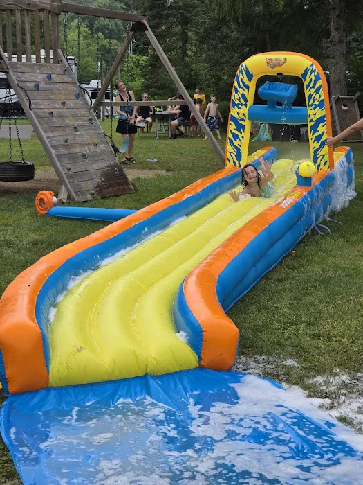 Pioneer Valley RV Campground Picture 5