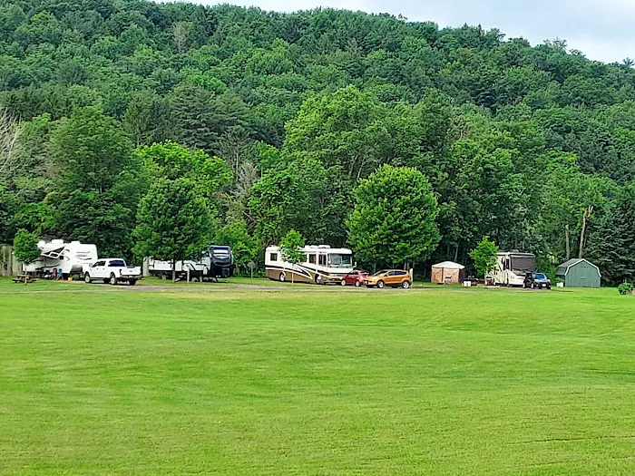 Alpine Clippers / Sunrise Seasonal Campground Picture 3
