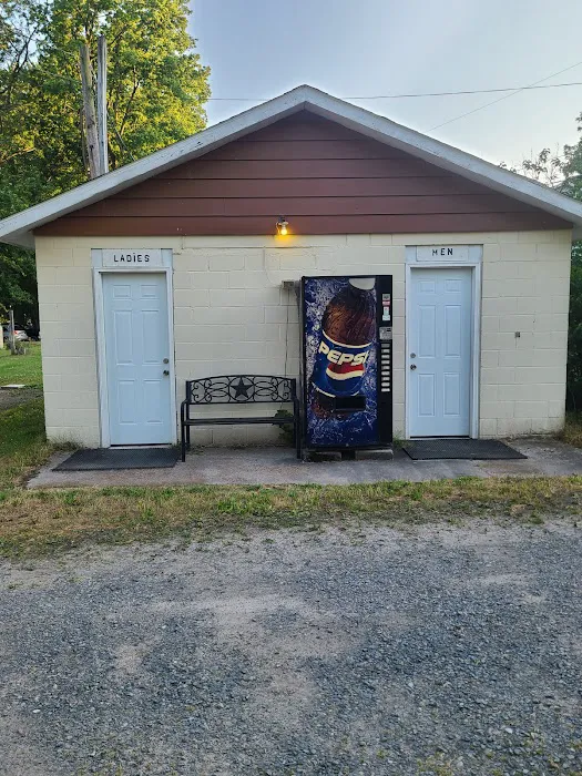 Wray's Riverfront Campground Picture 4