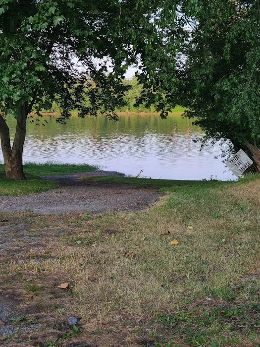 Wray's Riverfront Campground Picture 6