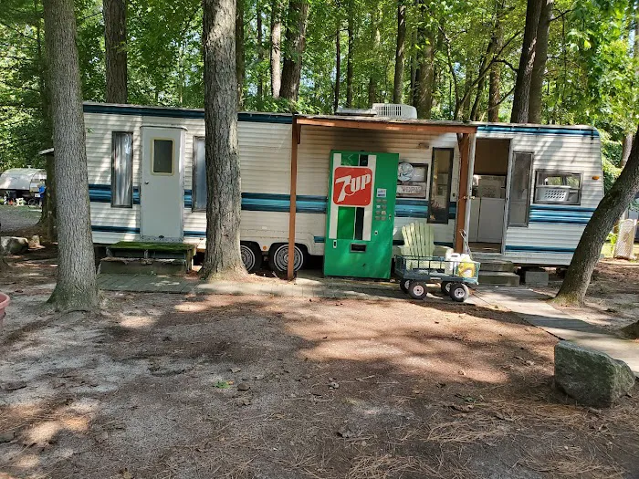 Brumbley's Family Park Campground Picture 7