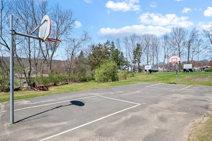 Nelson's Family Campground Picture 3