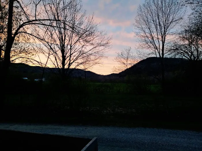 Aqua Vista Valley Campgrounds Picture 9