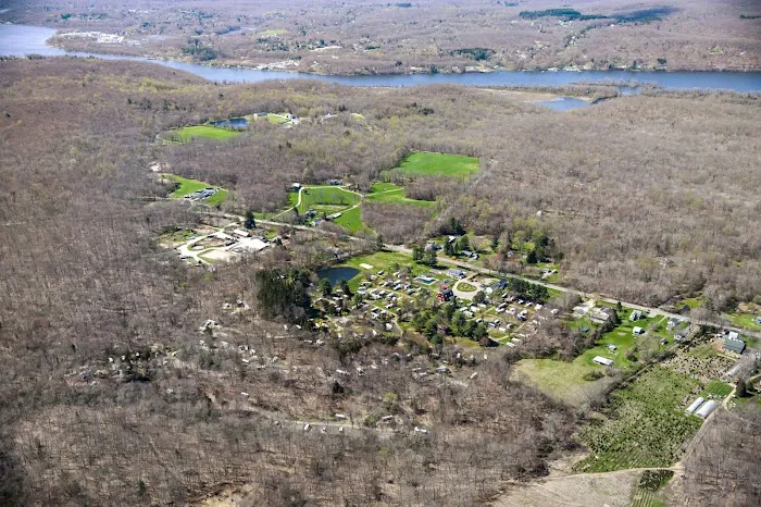 Wolf's Den Family Campground Picture 7