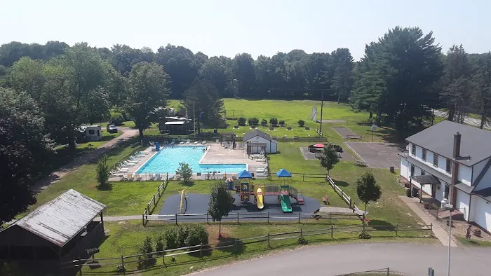 Wolf's Den Family Campground Picture 3