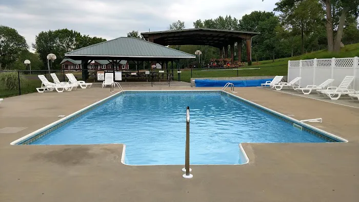 Grandview Camping & Cottages Picture 10