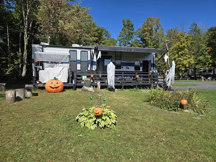 Trails End Campground and Mobile Home Park Picture 6