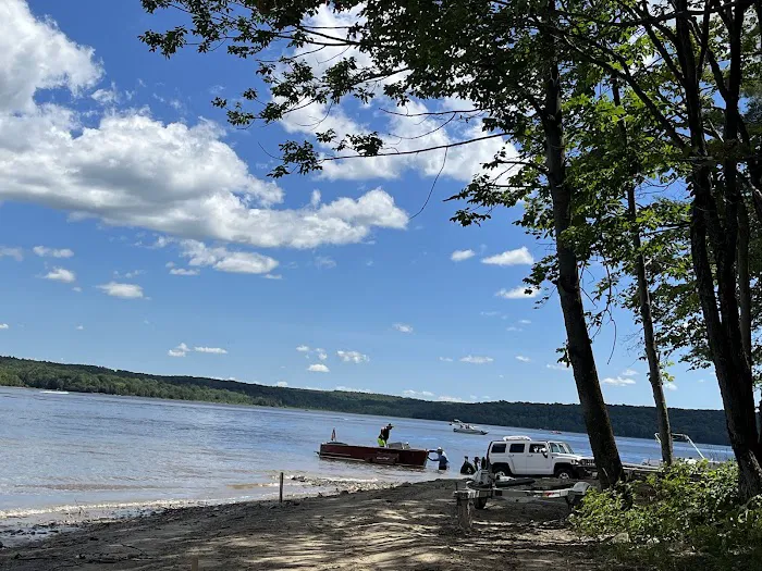 Rock Hollow Picture 5