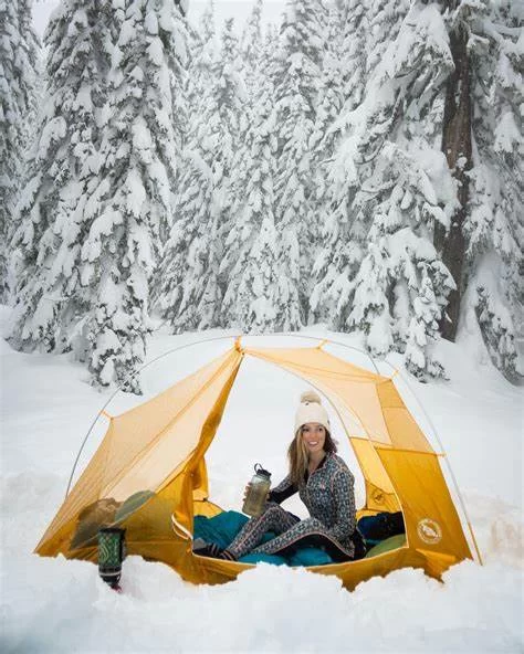Vanlife in Winter: My Experience with Cold-Weather Camping