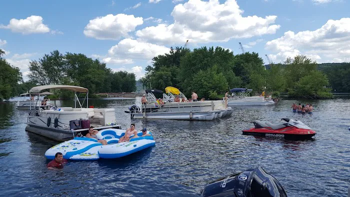 River Edge RV Camp & Marina Picture 4