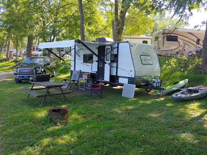 River Edge RV Camp & Marina Picture 2
